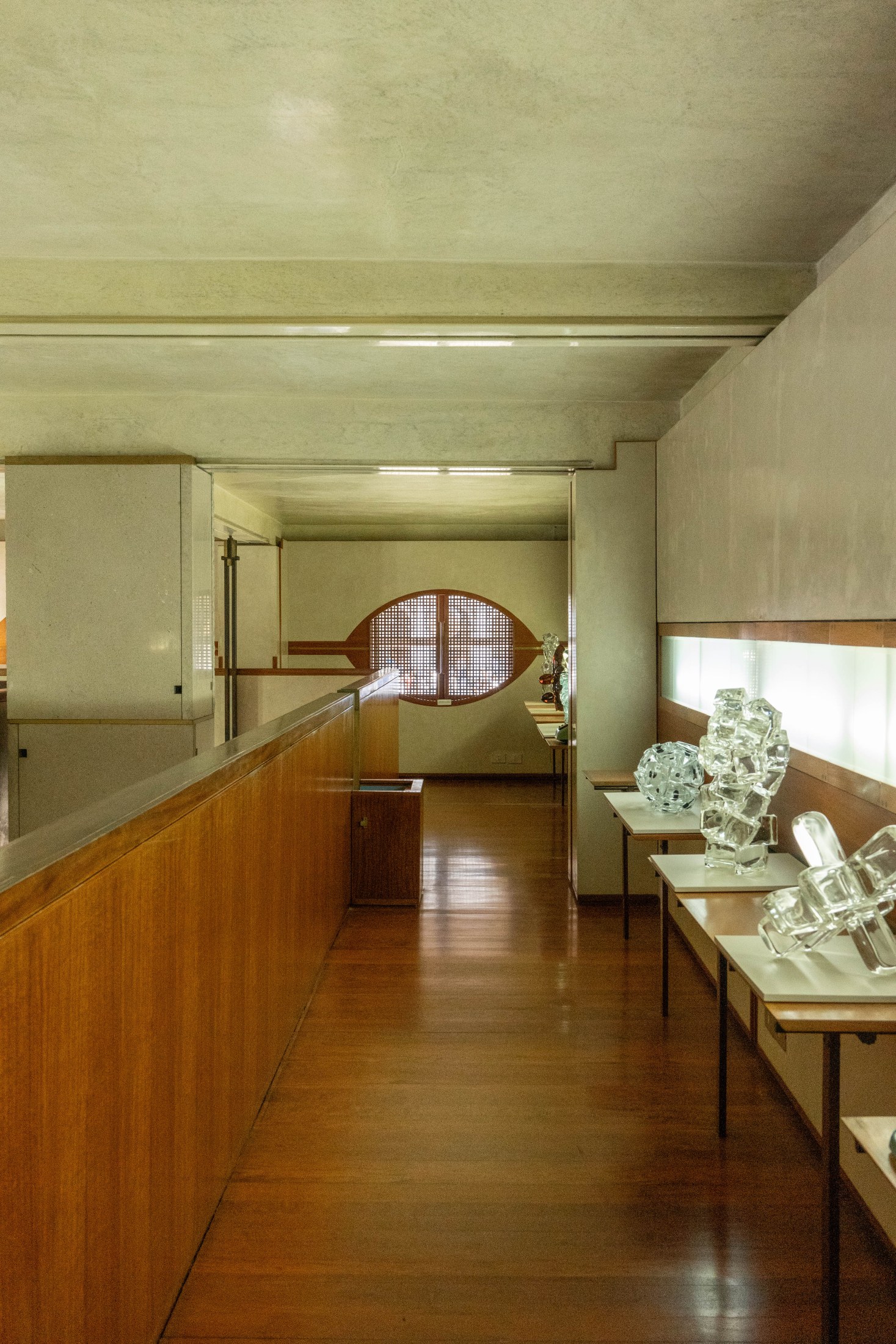 Interior circulation and display sequence in the Olivetti Showroom